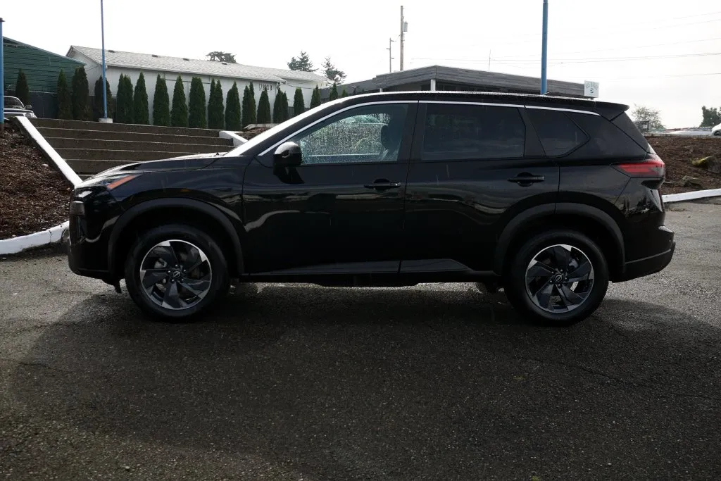Nissan Rogue photo 8