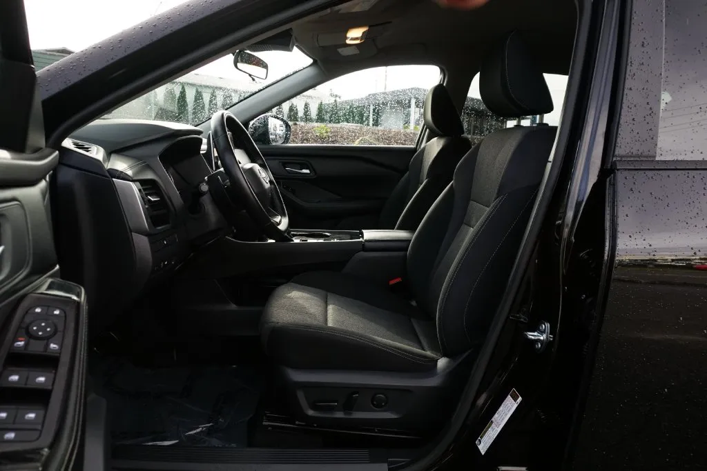 Nissan Rogue photo 24