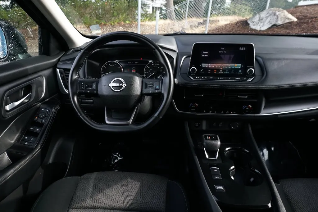 Nissan Rogue photo 16