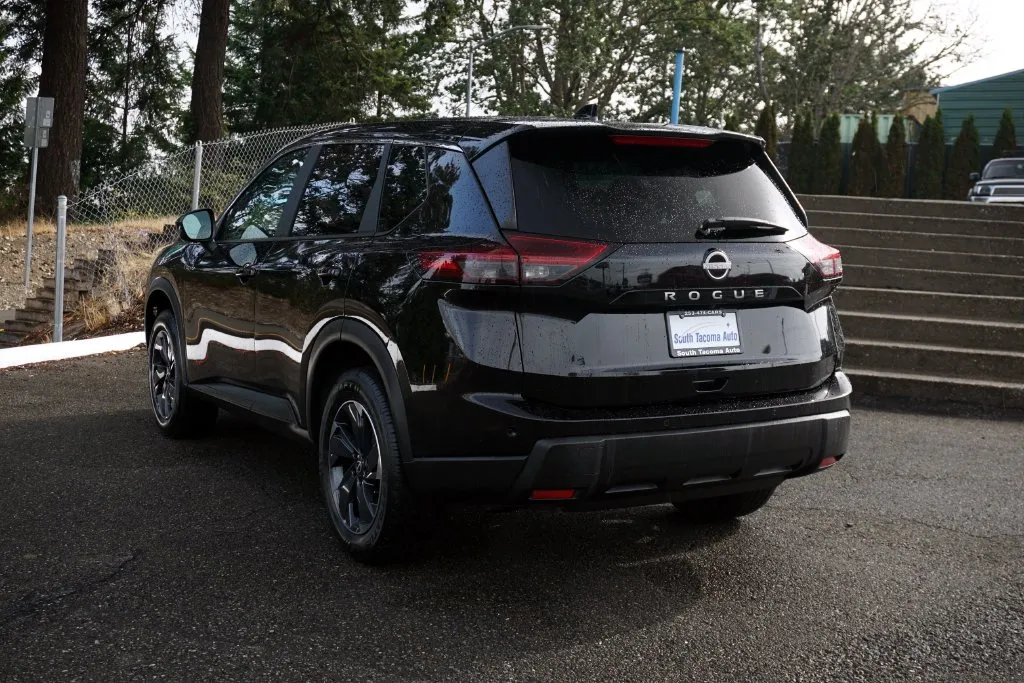 Nissan Rogue photo 3