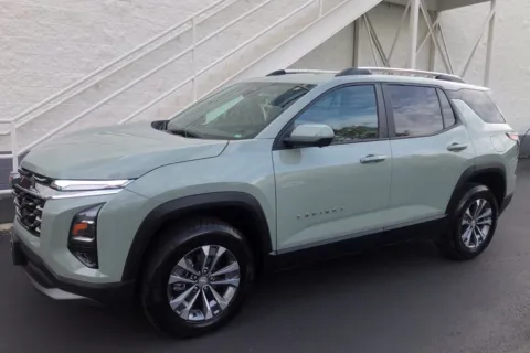 More photos of 2025 Chevrolet Equinox LT at South Tacoma Auto, WA