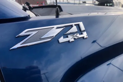 More photos of 2015 GMC Sierra 1500 SLE 4WD at South Tacoma Auto, WA