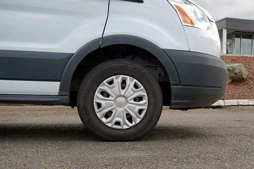 2015 Ford Transit XLT - Photo 8