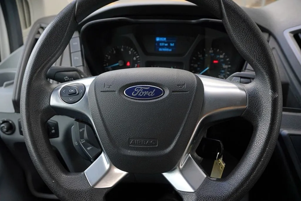 2015 Ford Transit XLT - Photo 14