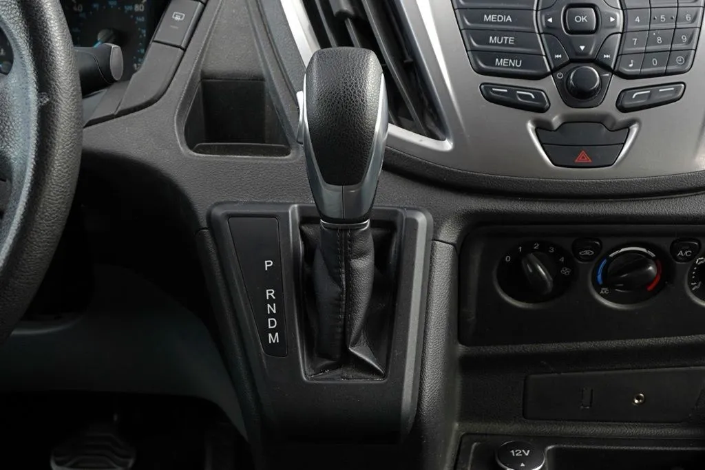 2015 Ford Transit XLT - Photo 9