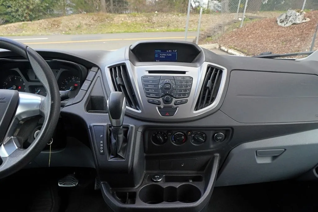2015 Ford Transit XLT - Photo 15