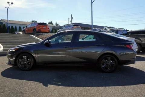 More photos of 2023 Hyundai Elantra SEL at South Tacoma Auto, WA