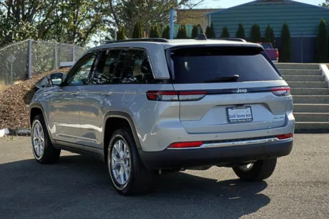 More photos of 2023 Jeep Grand Cherokee Limited at South Tacoma Auto, WA