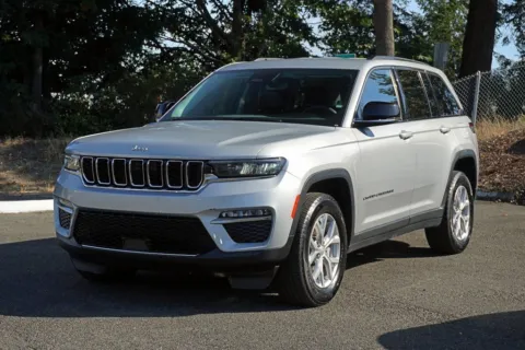 Another view of 2023 Jeep Grand Cherokee Limited for sale in Tacoma, WA at South Tacoma Auto