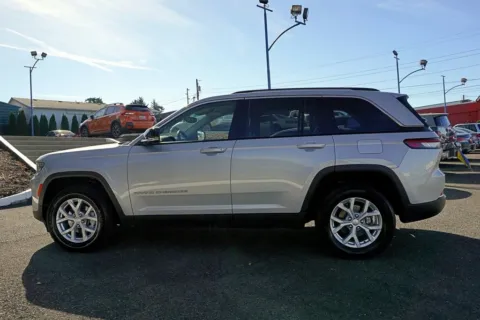 More photos of 2023 Jeep Grand Cherokee Limited at South Tacoma Auto, WA
