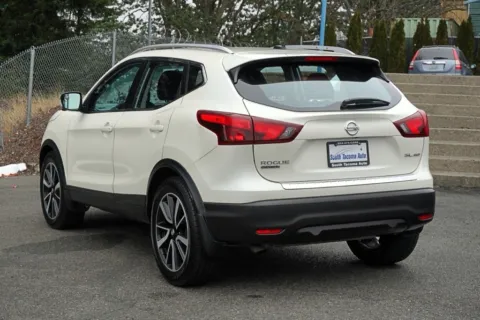 More photos of 2017 Nissan Rogue Sport SL at South Tacoma Auto, WA