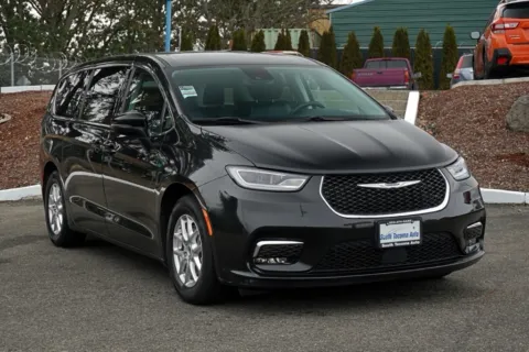 Black 2023 Chrysler Pacifica Touring L for sale in Tacoma, WA