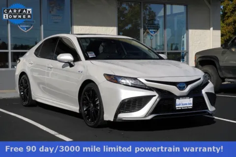White 2021 Toyota Camry Hybrid XSE for sale in Tacoma, WA