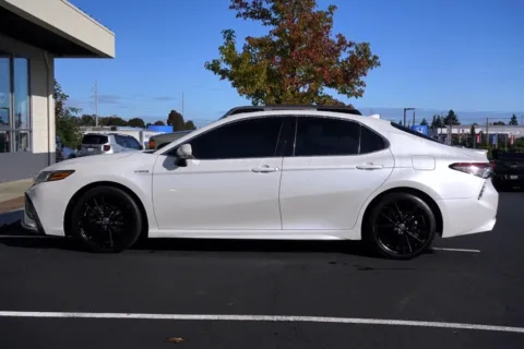 More photos of 2021 Toyota Camry Hybrid XSE at South Tacoma Auto, WA