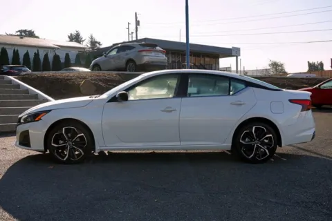 More photos of 2023 Nissan Altima 2.5 SR at South Tacoma Auto, WA