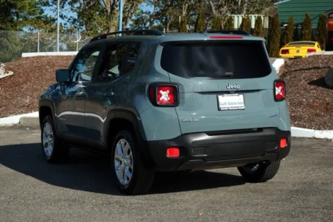 More photos of 2017 Jeep Renegade Latitude at South Tacoma Auto, WA