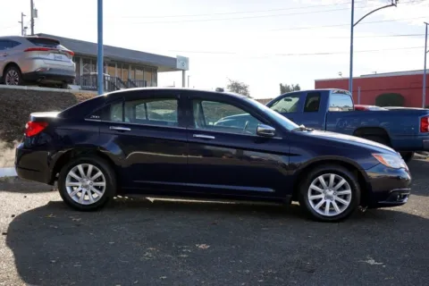 More photos of 2014 Chrysler 200 Limited at South Tacoma Auto, WA