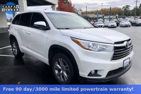 White 2016 Toyota Highlander LE Plus V6 for sale in Tacoma, WA