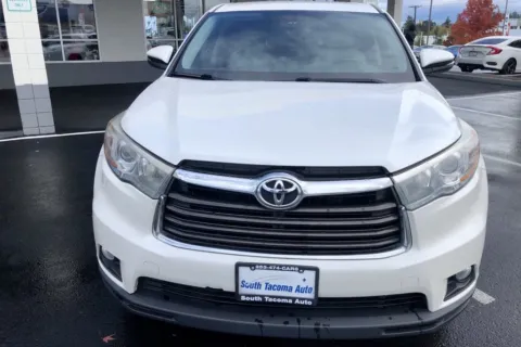 Photos of 2016 Toyota Highlander LE Plus V6 for sale in Tacoma, WA at South Tacoma Auto