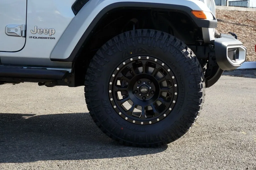 2023 Jeep Gladiator Overland - Photo 10