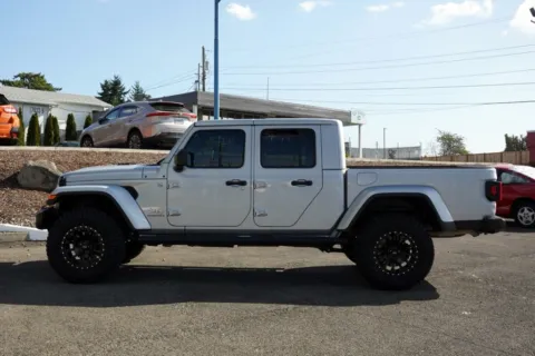 More photos of 2023 Jeep Gladiator Overland at South Tacoma Auto, WA