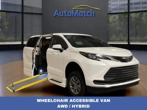 White 2024 Toyota Sienna LE 5-Passenger for sale in Orem, UT