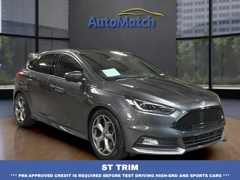 2017 Ford Focus 5 Door Hatch ST's photo