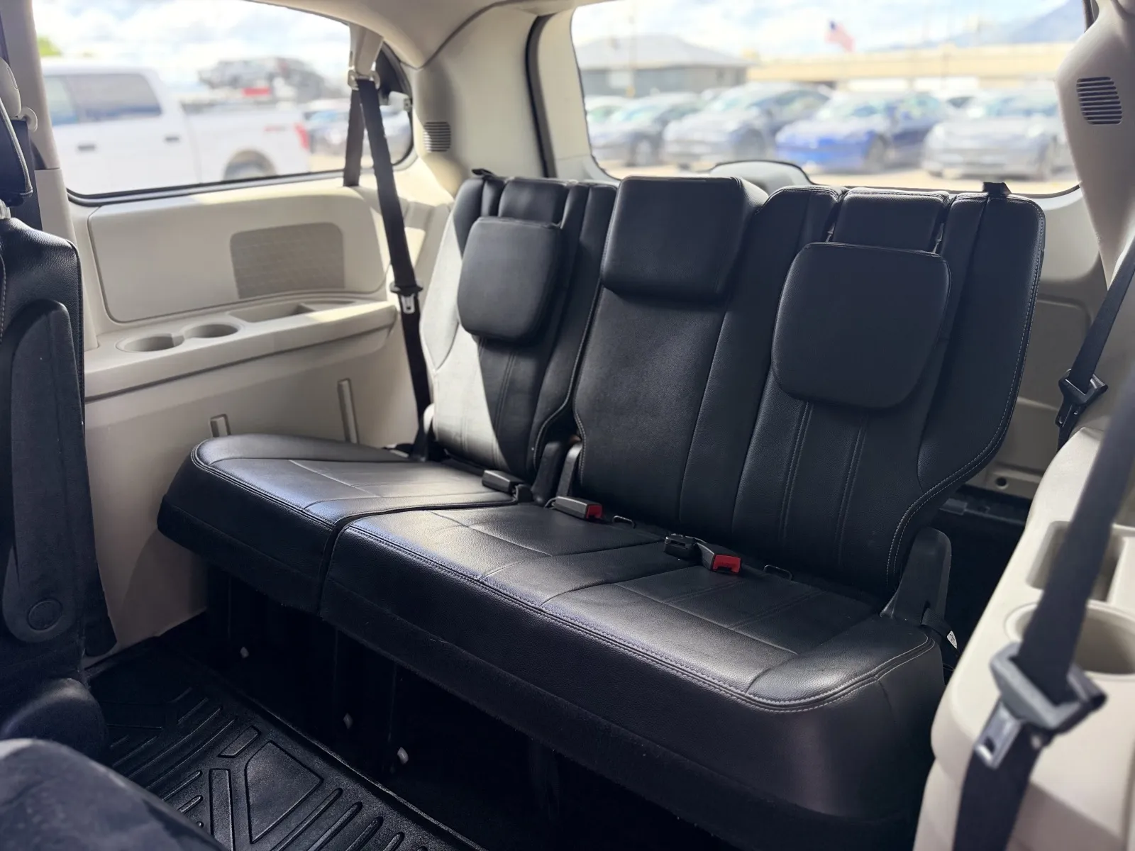 More photos of 2016 Chrysler Town and Country Touring at AutoMatch, UT