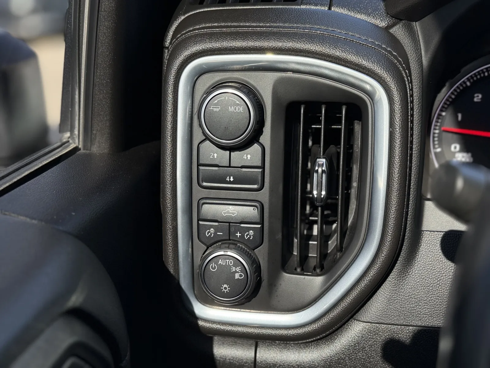 2023 Chevrolet Silverado 2500HD LT - Photo 26