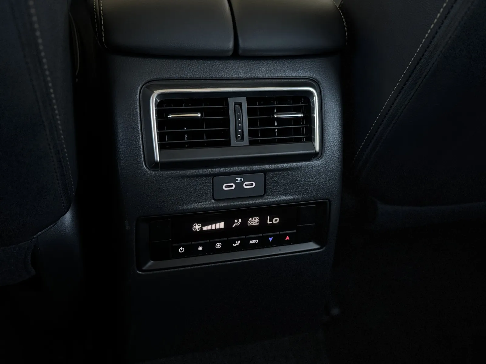 2025 Mazda CX-70 Premium Package - Photo 35