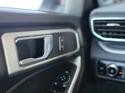 More photos of 2022 Ford Explorer XLT at AutoMatch, UT