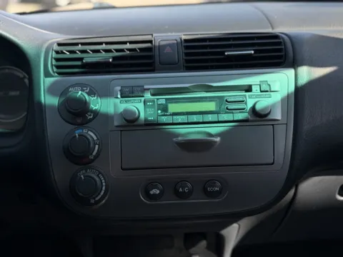 More photos of 2005 Honda Civic Hybrid at AutoMatch, UT
