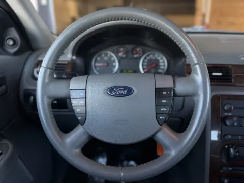 Photos of 2007 Ford Five Hundred SEL for sale in Orem, UT at AutoMatch