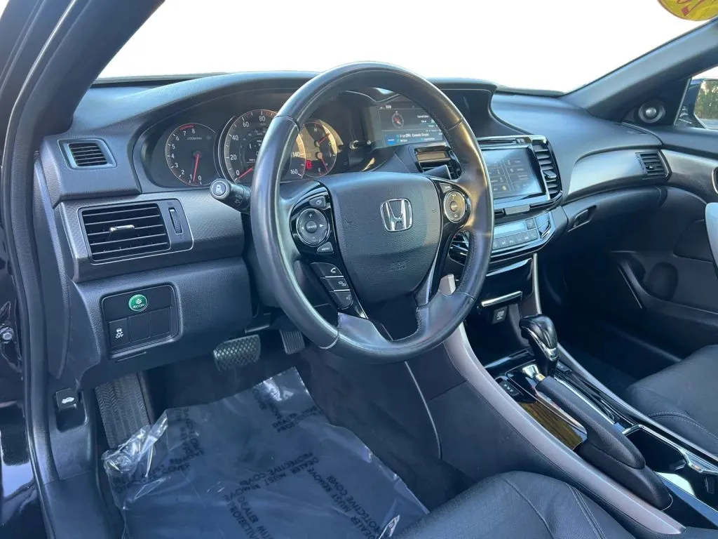 2017 Honda Accord EX-L photo 4