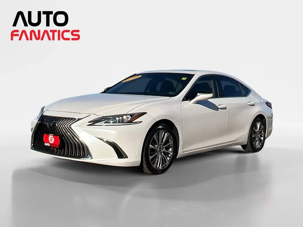 2020 Lexus ES 350's photo