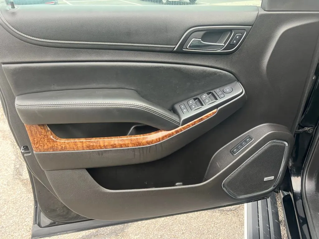 2016 Chevrolet Suburban LTZ - Photo 28