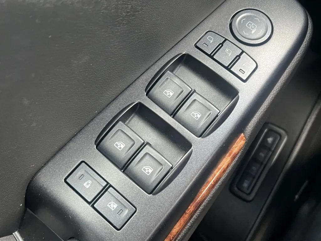 2016 Chevrolet Suburban LTZ - Photo 48