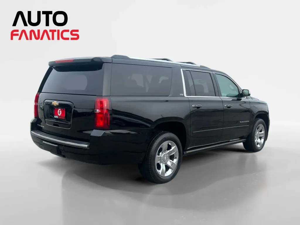 2016 Chevrolet Suburban LTZ - Photo 6