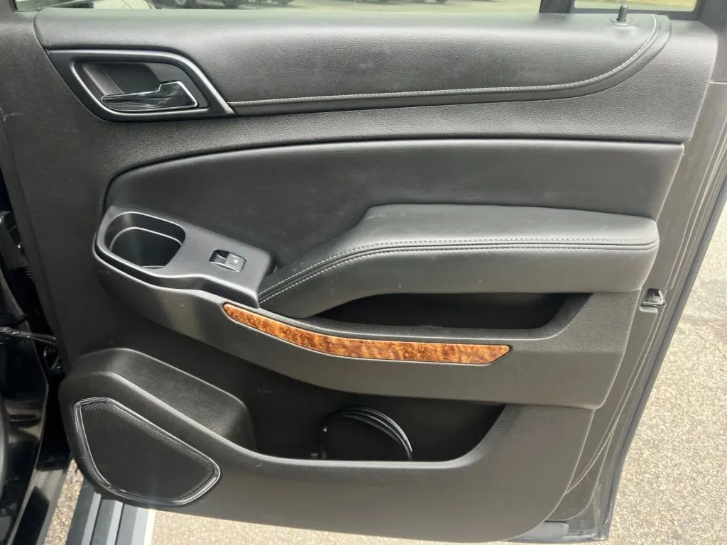 2016 Chevrolet Suburban LTZ - Photo 20