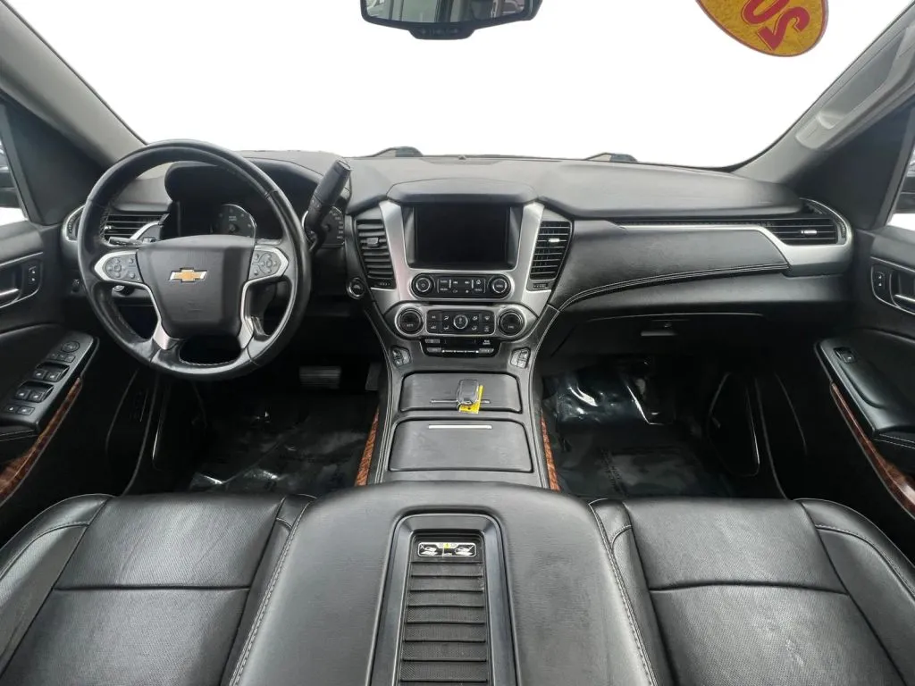 2016 Chevrolet Suburban LTZ - Photo 11