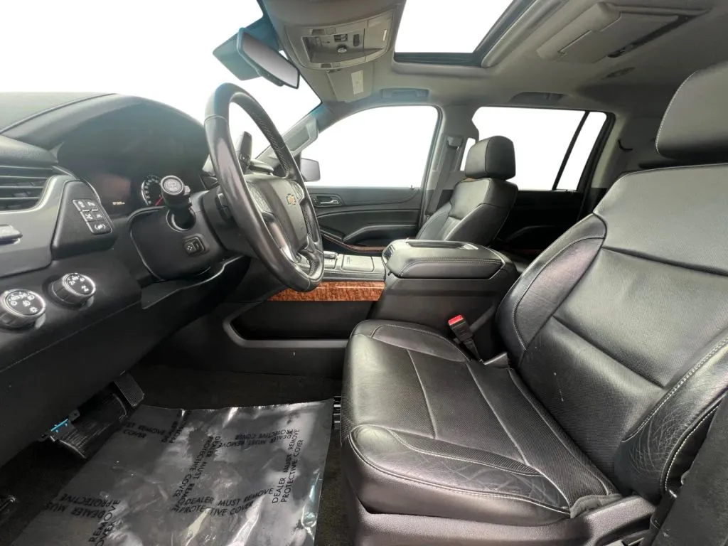 2016 Chevrolet Suburban LTZ - Photo 10