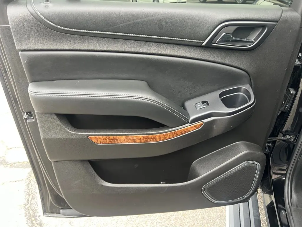 2016 Chevrolet Suburban LTZ - Photo 24