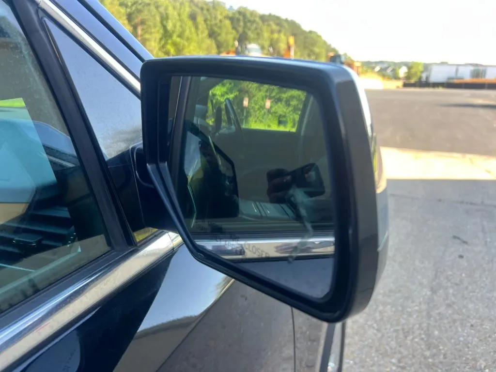 Chevrolet Suburban photo 34