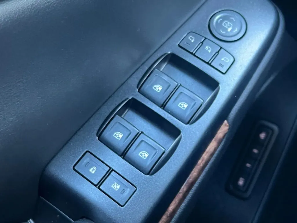 Chevrolet Suburban photo 47