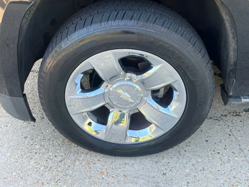 Chevrolet Suburban photo 29