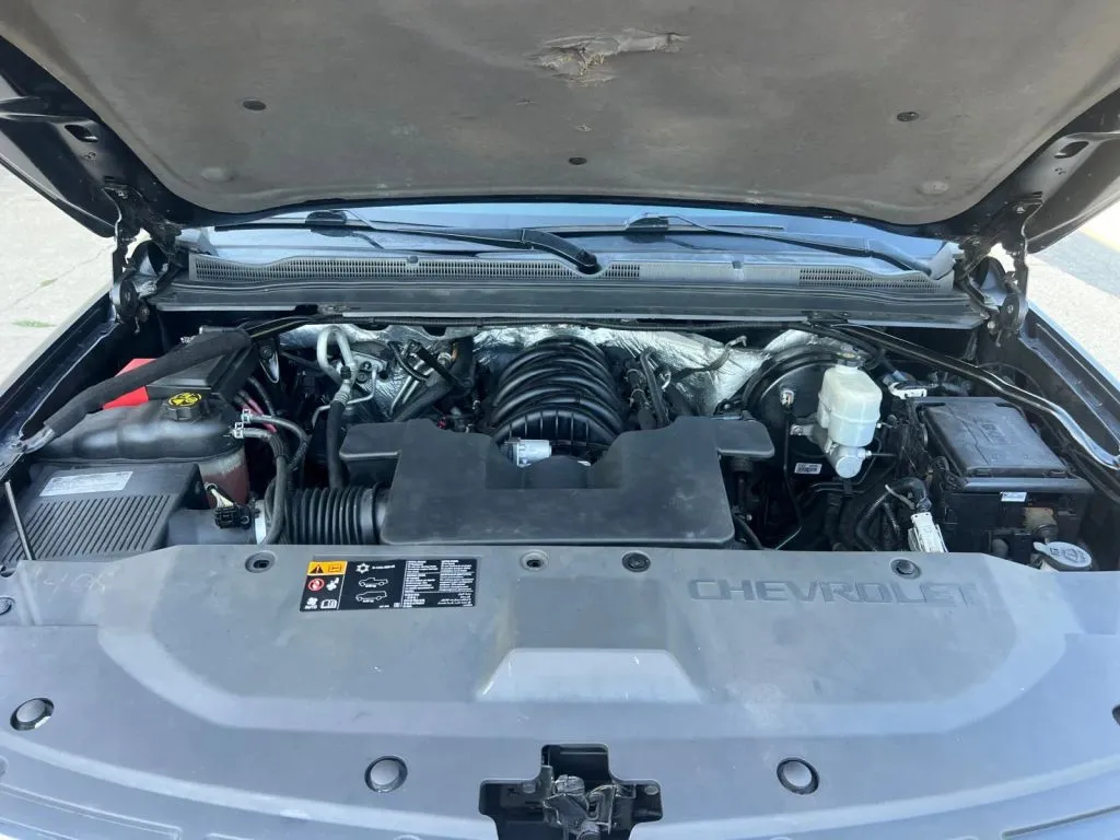 Chevrolet Suburban photo 30