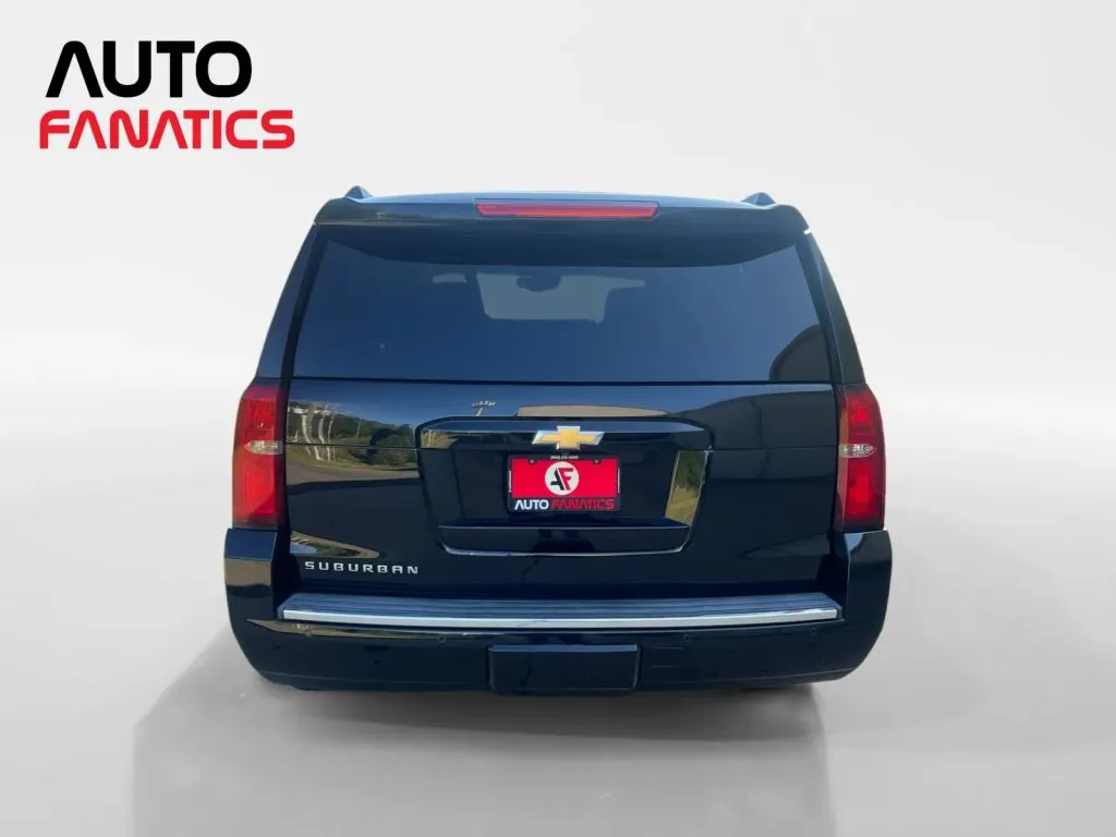 Chevrolet Suburban photo 4