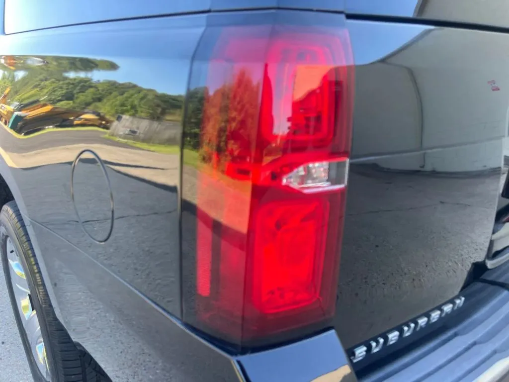 Chevrolet Suburban photo 37