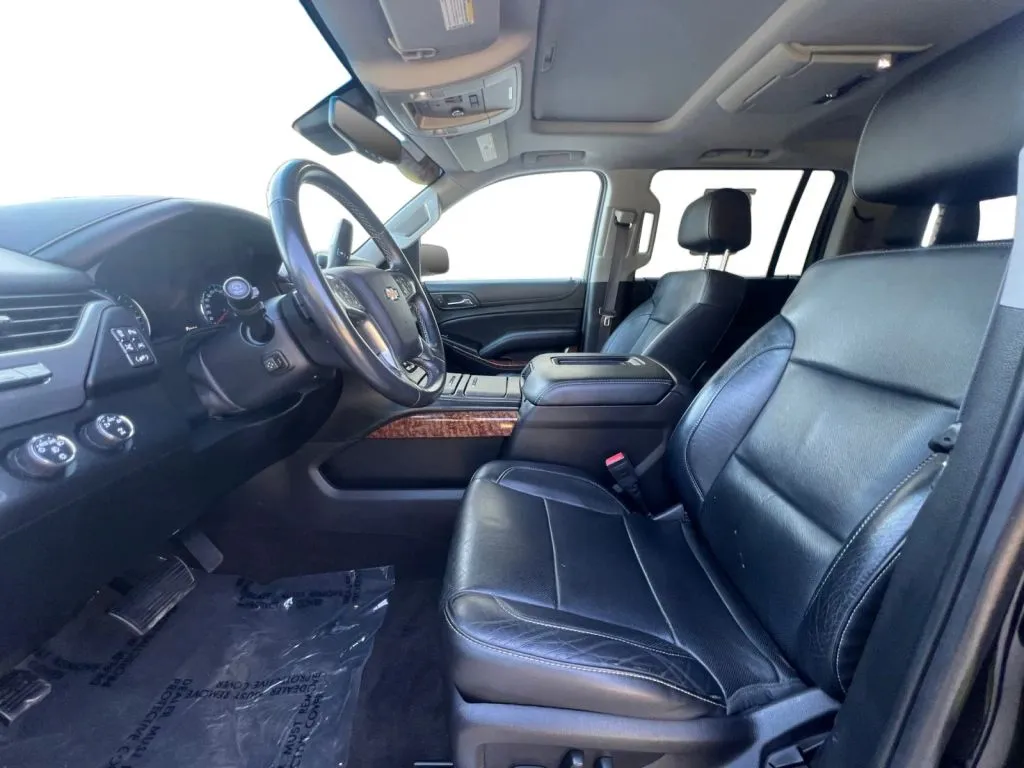 Chevrolet Suburban photo 10