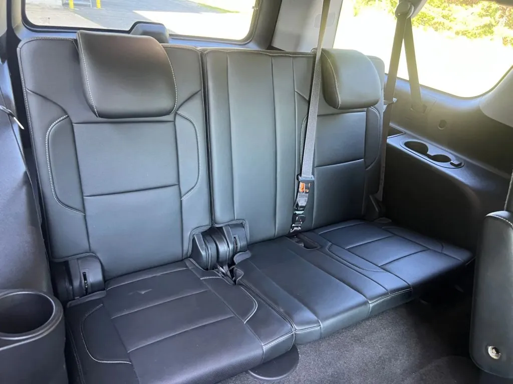 Chevrolet Suburban photo 19